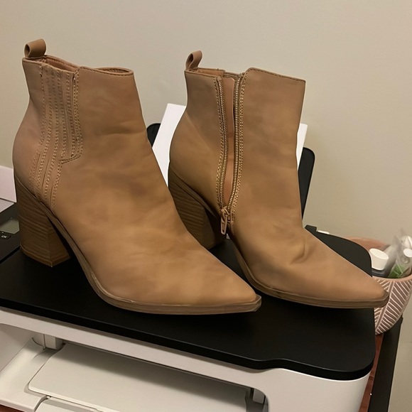 Universal Thread Shoes Ladies Ankle Boot Poshmark